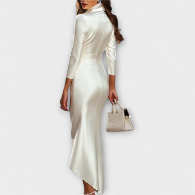 Rebecca - Elegancka biała satynowa sukienka midi z dekoltem w serek